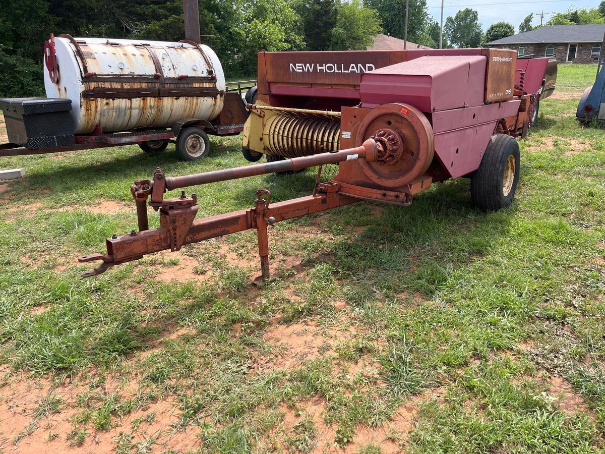 New Holland hay liner 315 square baler