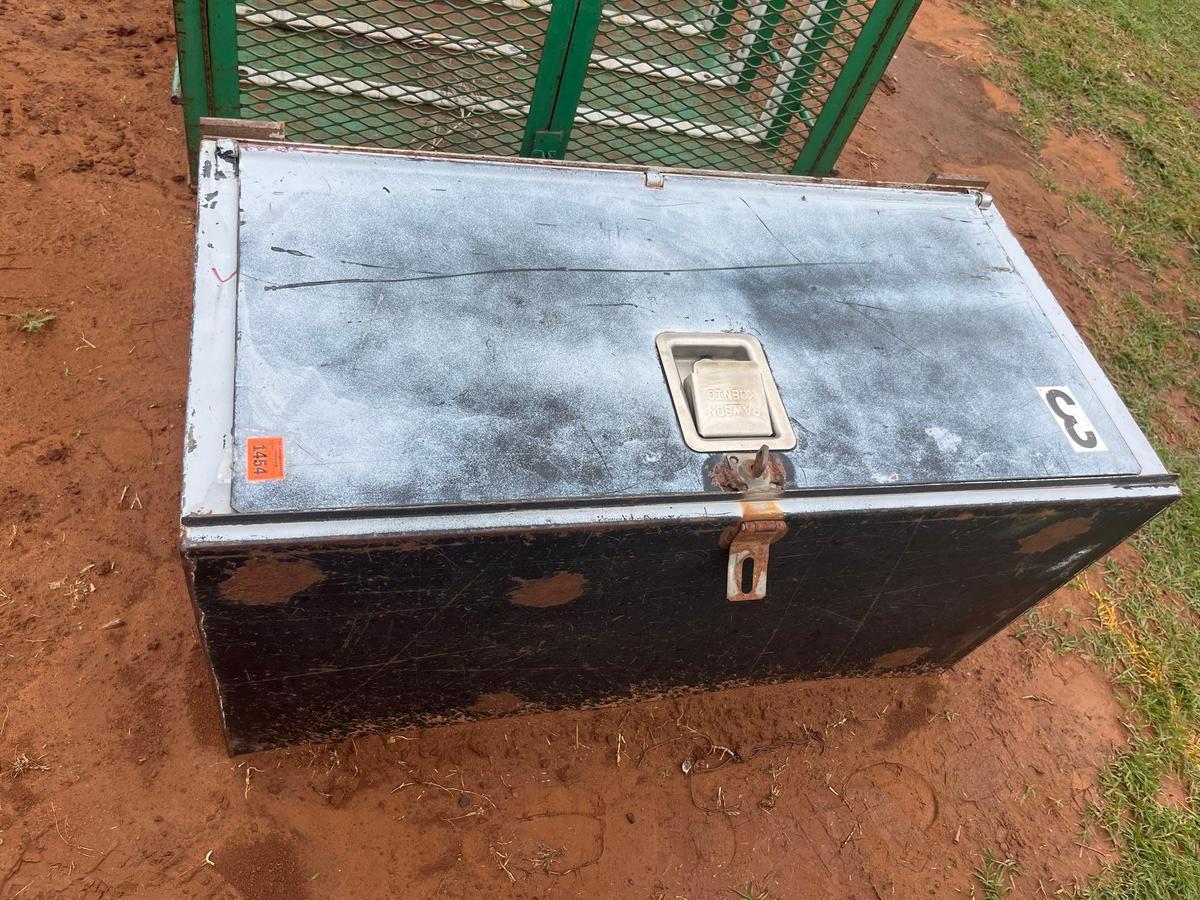 metal toolbox