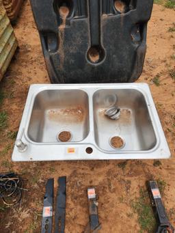 stainless kitchen sink