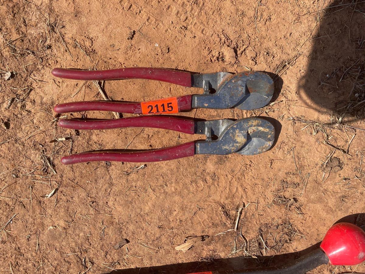 2 cable cutters