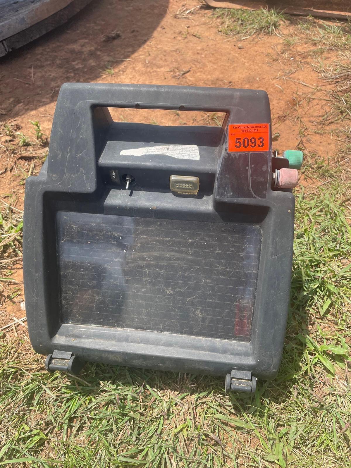 Solar powered electric fence charger