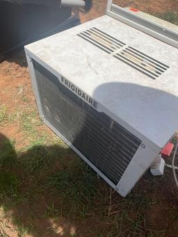 AC window unit