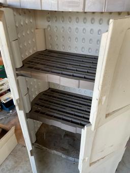 Storage cabinet