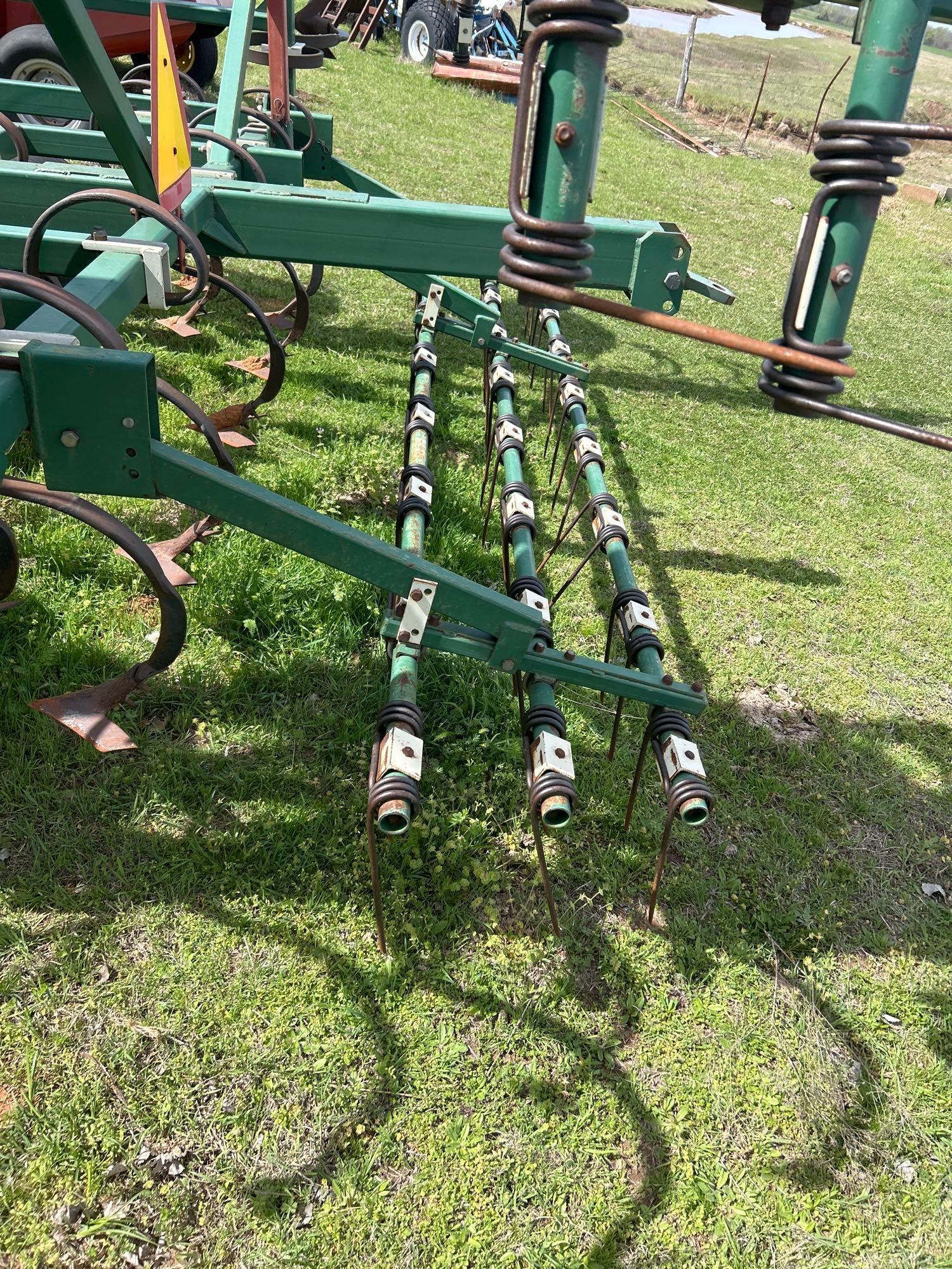 Javarski field cultivator