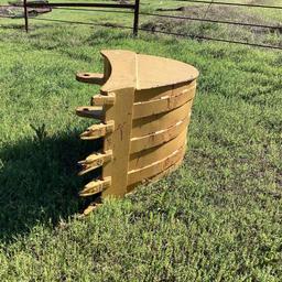 24in backhoe/Excavator bucket with teeth