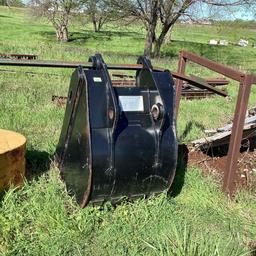 22in backhoe/Excavator bucket with teeth