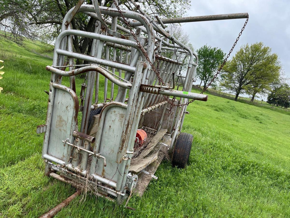 Portable Squeeze Chute