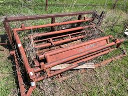 Livestock chute head gate