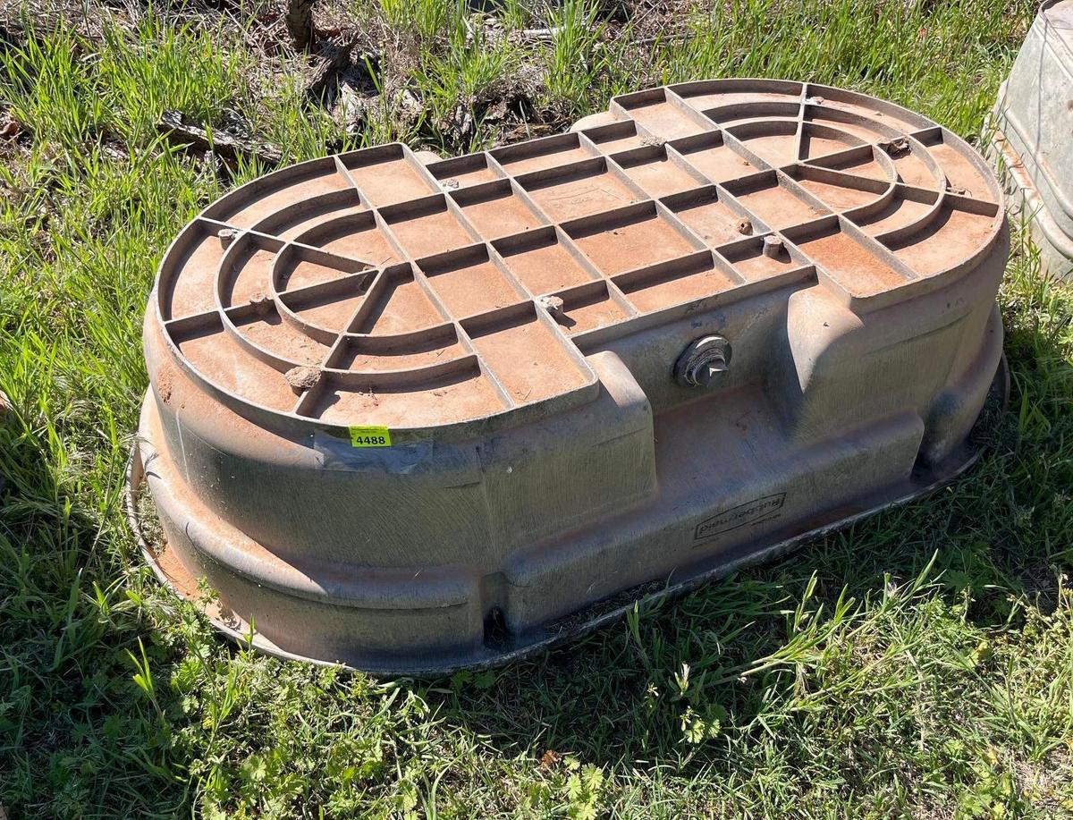 Rubbermaid livestock tank