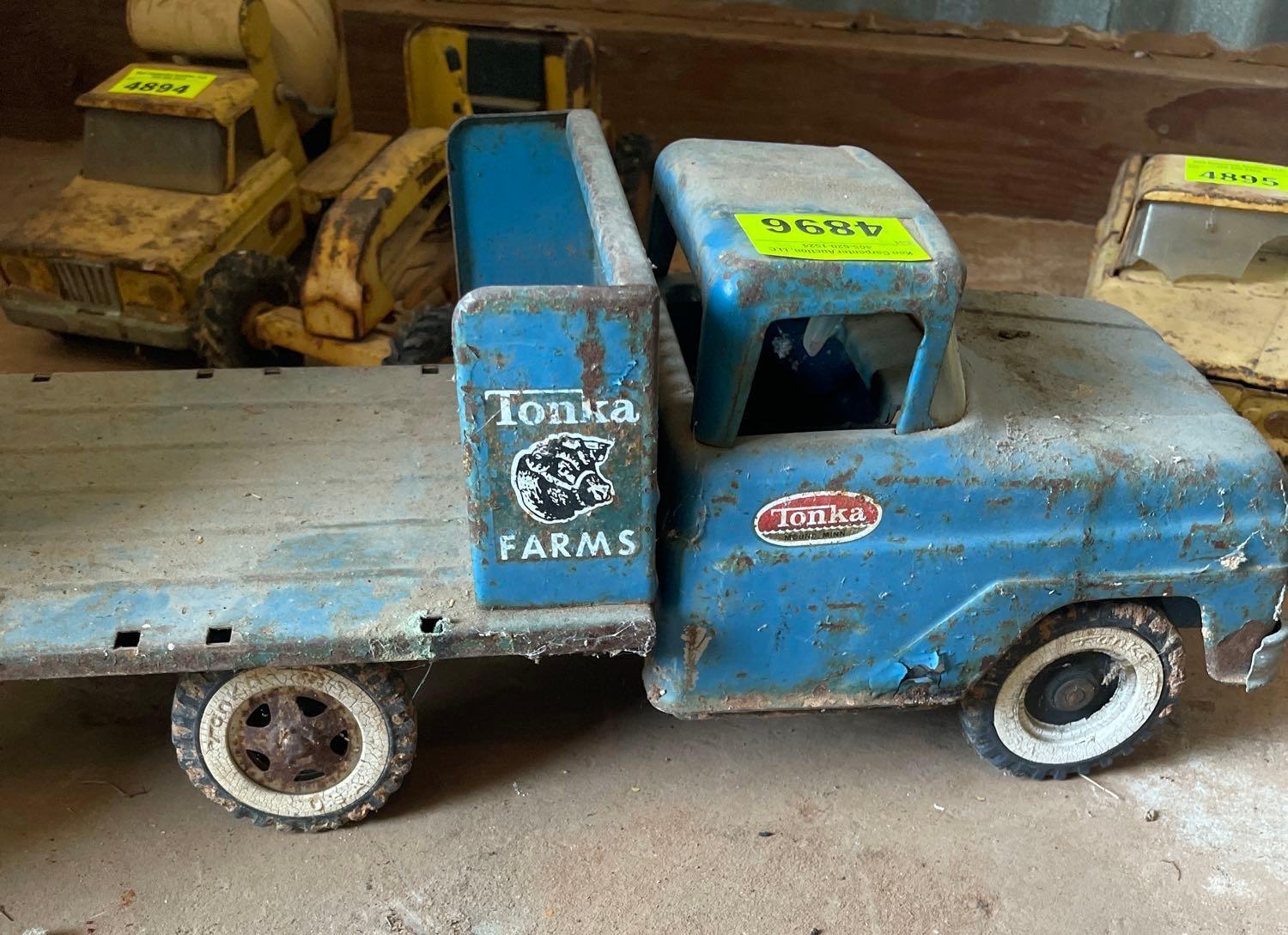 vintage Tonka Farms flatbed and horse trailer