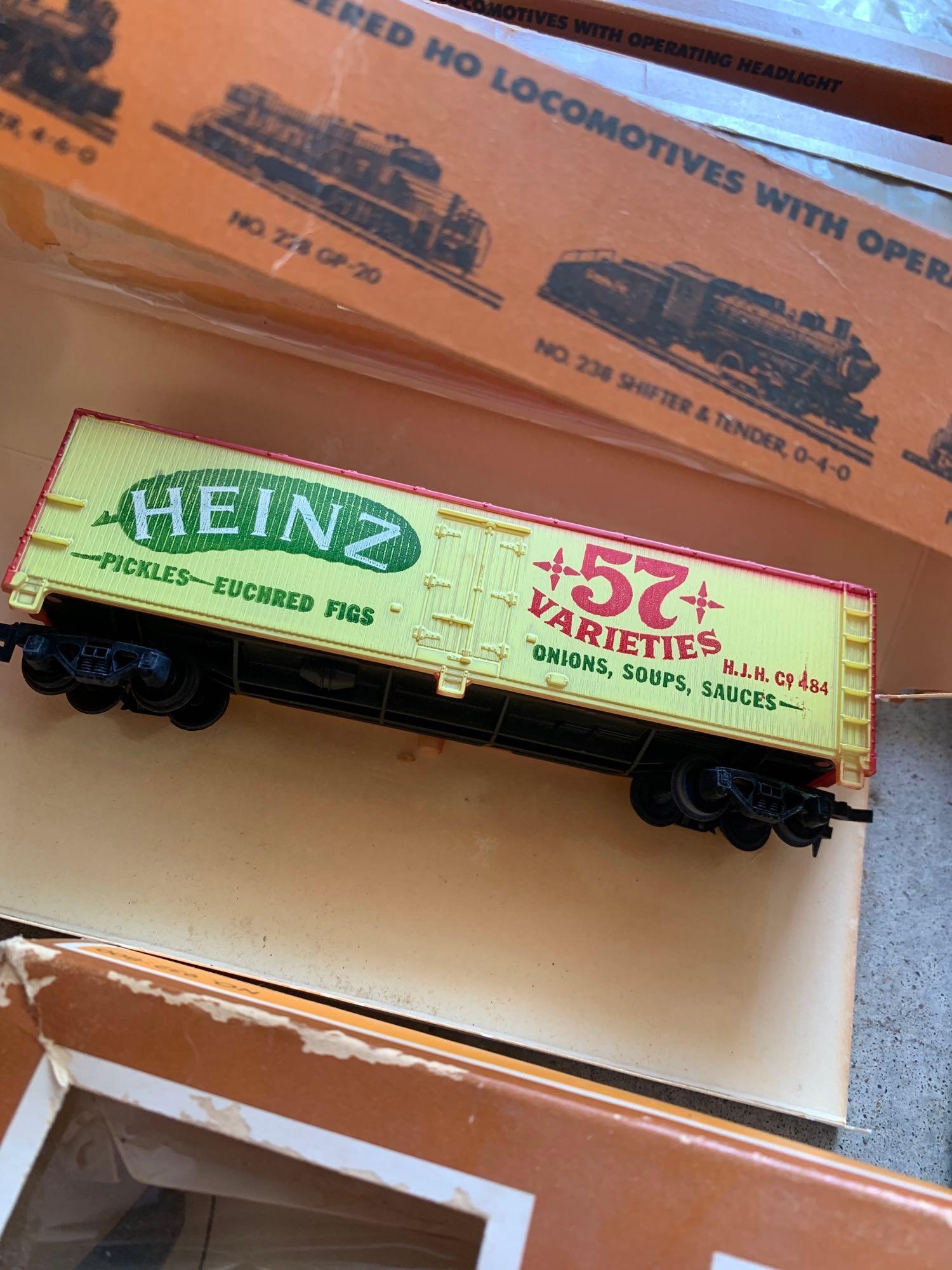 Tyco HO scale electric train set