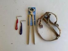 Hoof Picks, Hoof Nippers & Horse Halter