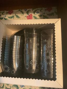 Vases, hot glue and gun plastic plates and plastic drinking cups