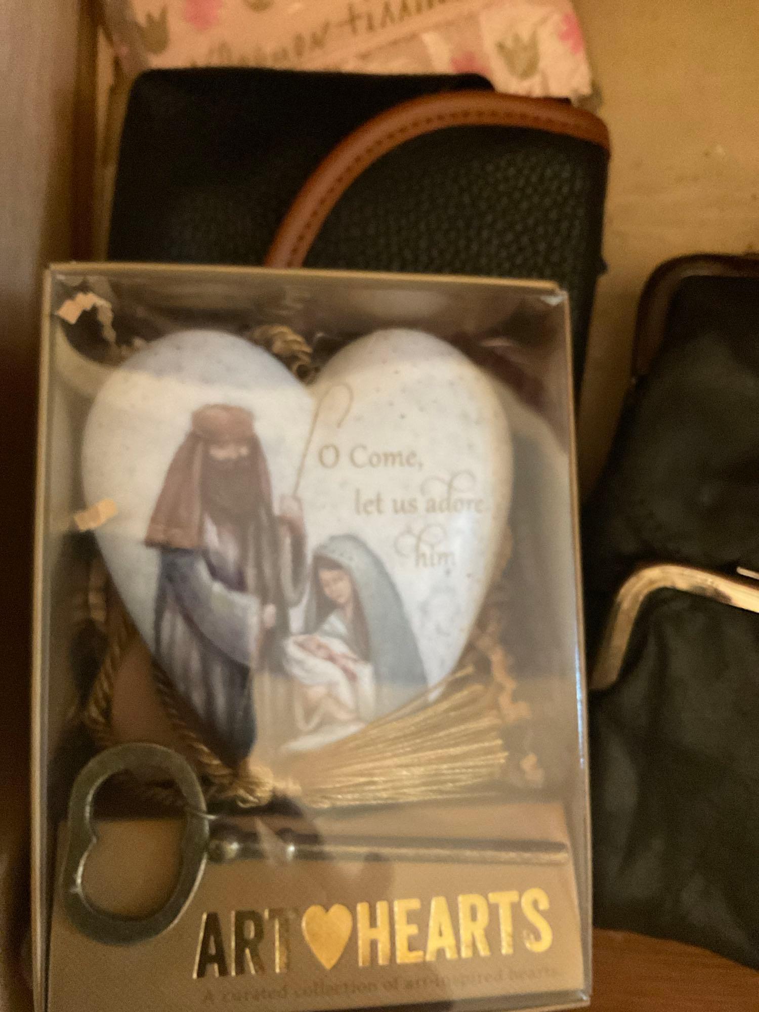 Purse. Oh, oh, come, let us adore him arts heart with buttons and keys. Purse. Chest with pens in it