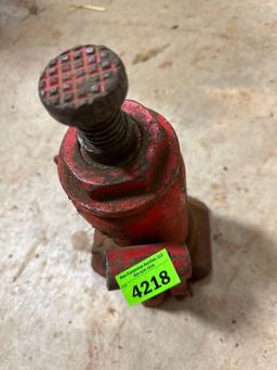 Bottle jack