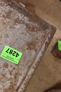 Metal tool box