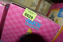 Alice in Wonderland Mad matter tea cup in box