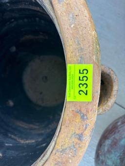 Large flower pot... 26in x 19in Must bring help to load