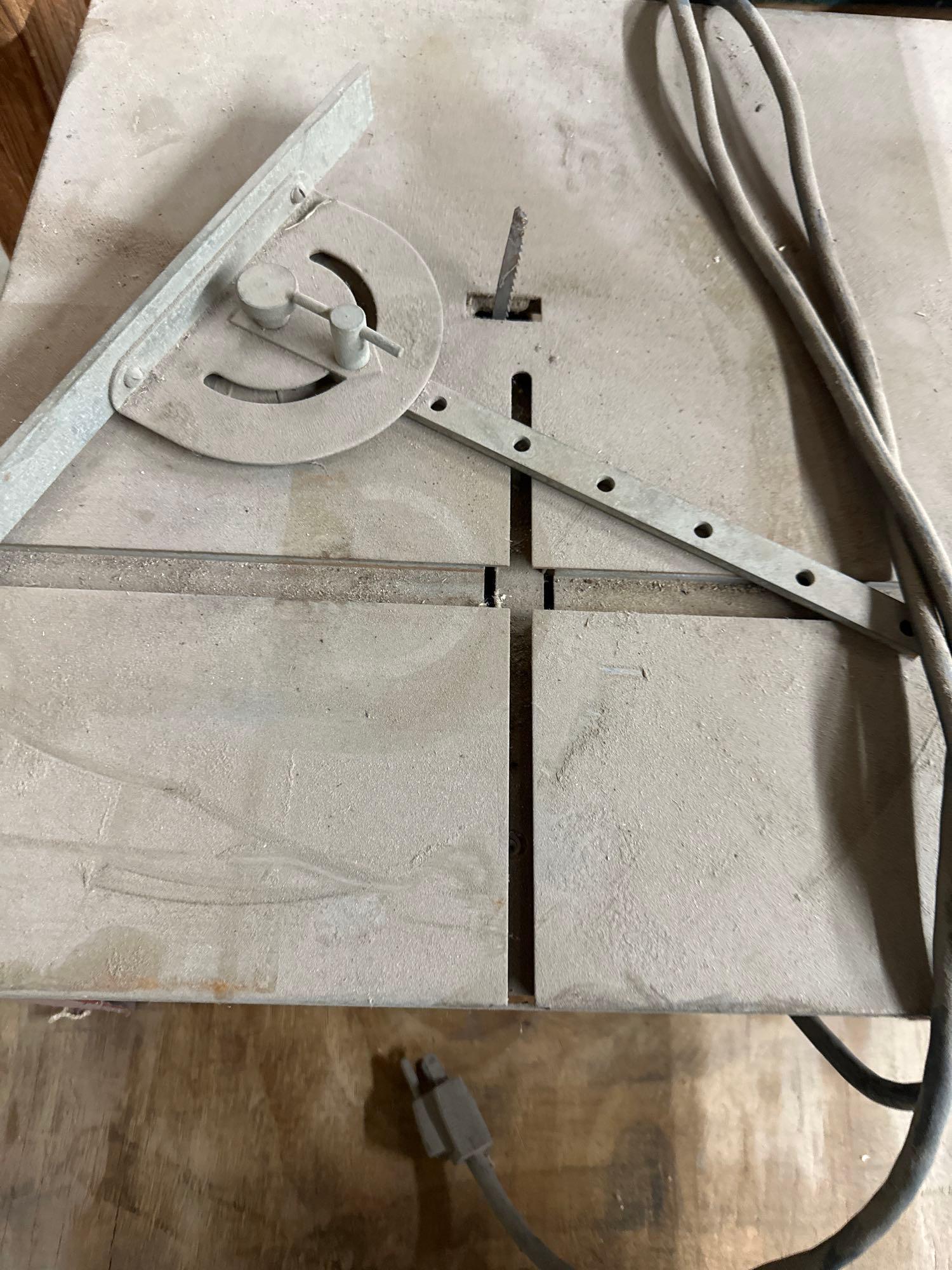 Jigsaw table