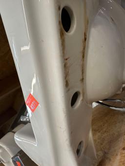 Portion bathroom sink faucet and drain Block Portland