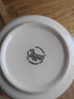 GIBSON 9 piece set of dishes
