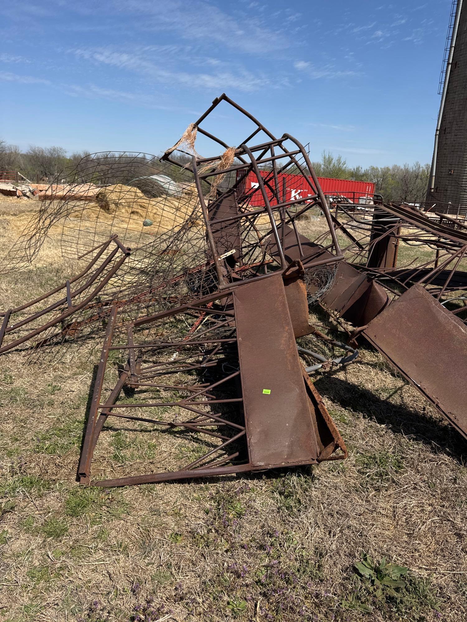 Scrap metal Must bring help to load
