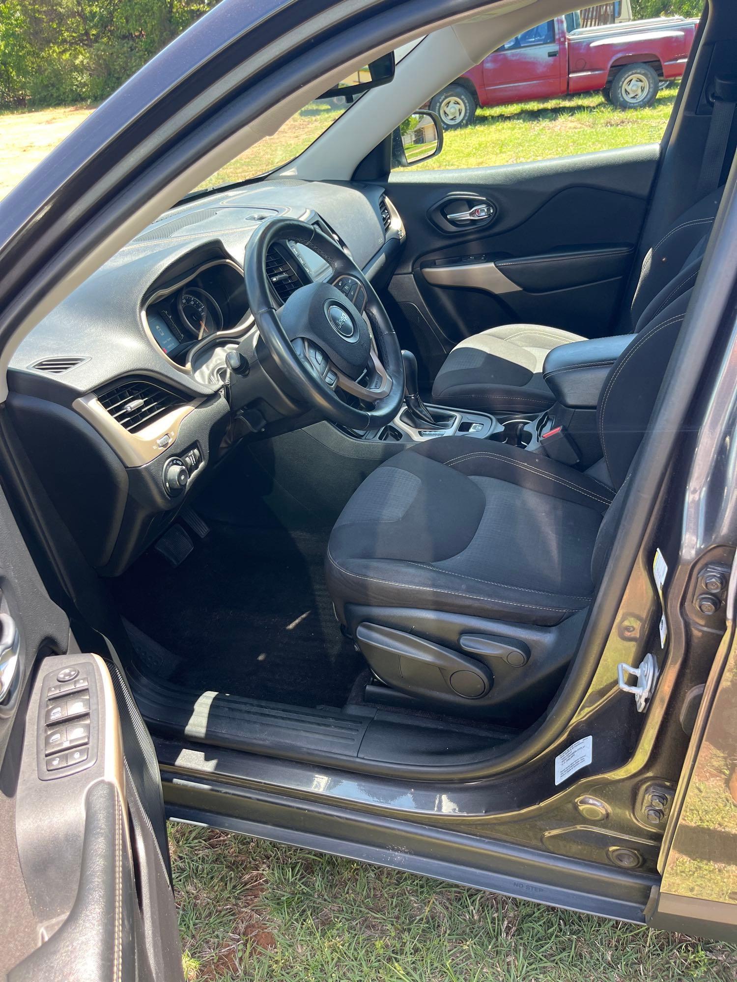 A- 2017 Jeep Cherokee