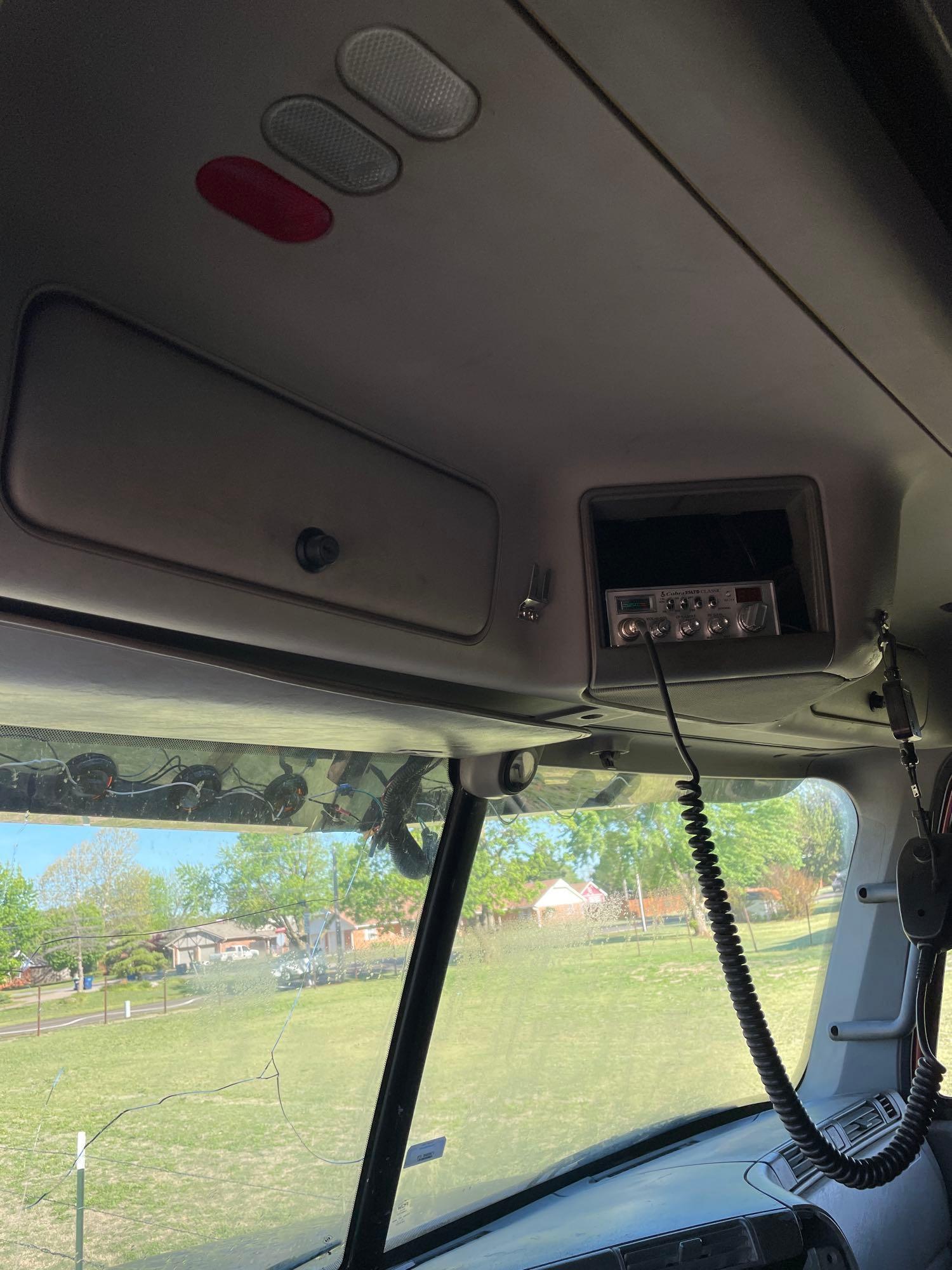 S - 2003 Freightliner Cascadia