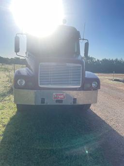 S - 2003 Freightliner Cascadia