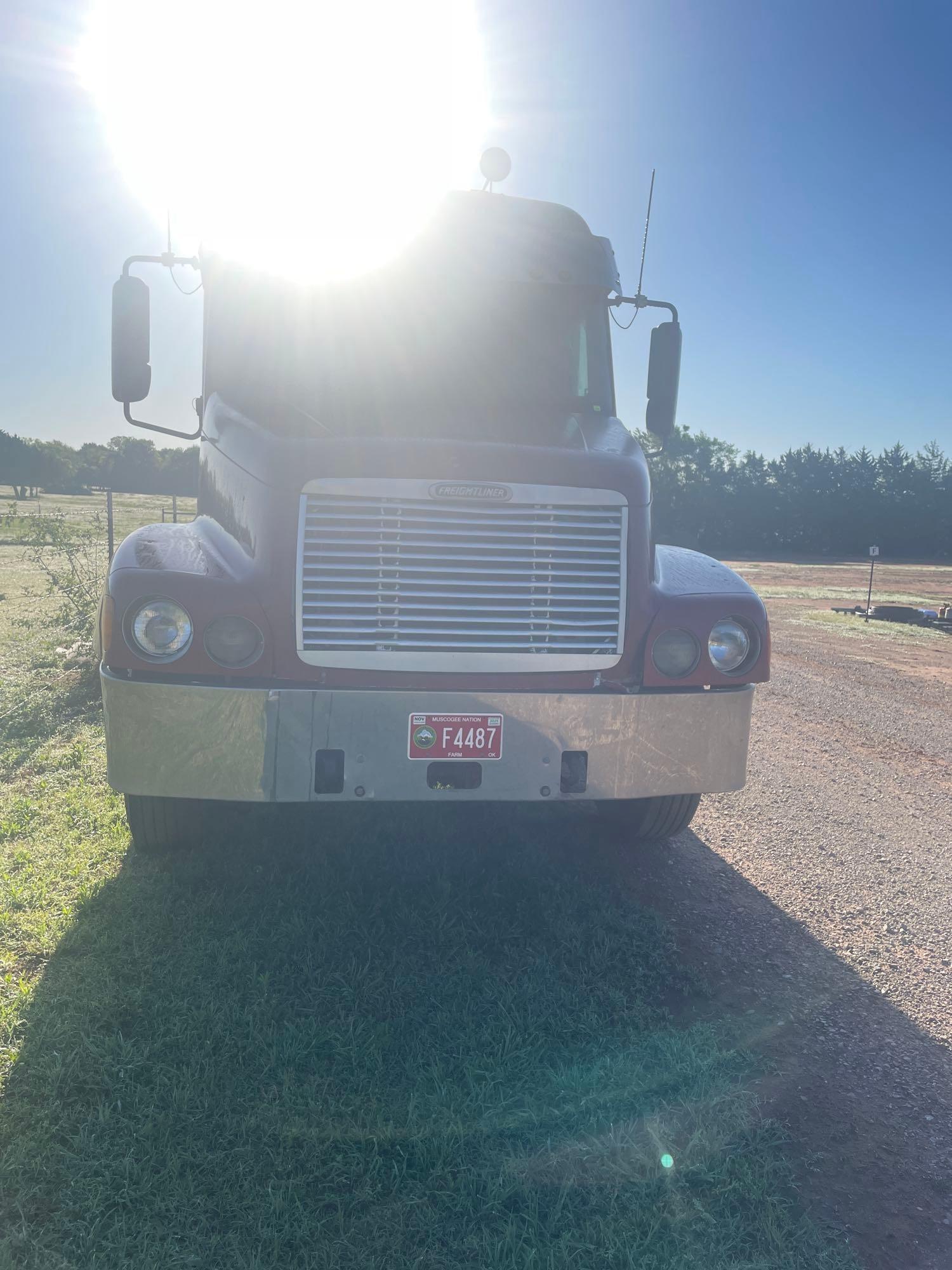 S - 2003 Freightliner Cascadia