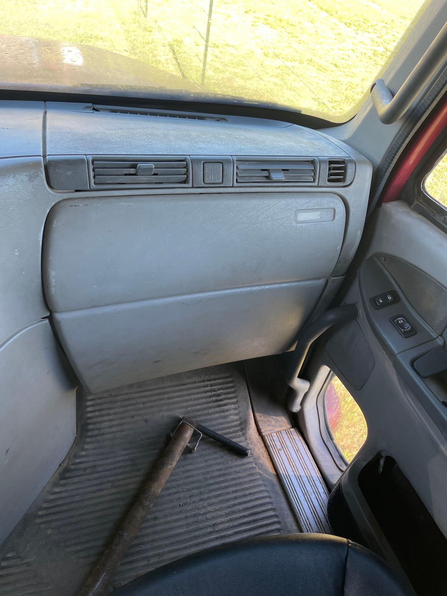 S - 2003 Freightliner Cascadia