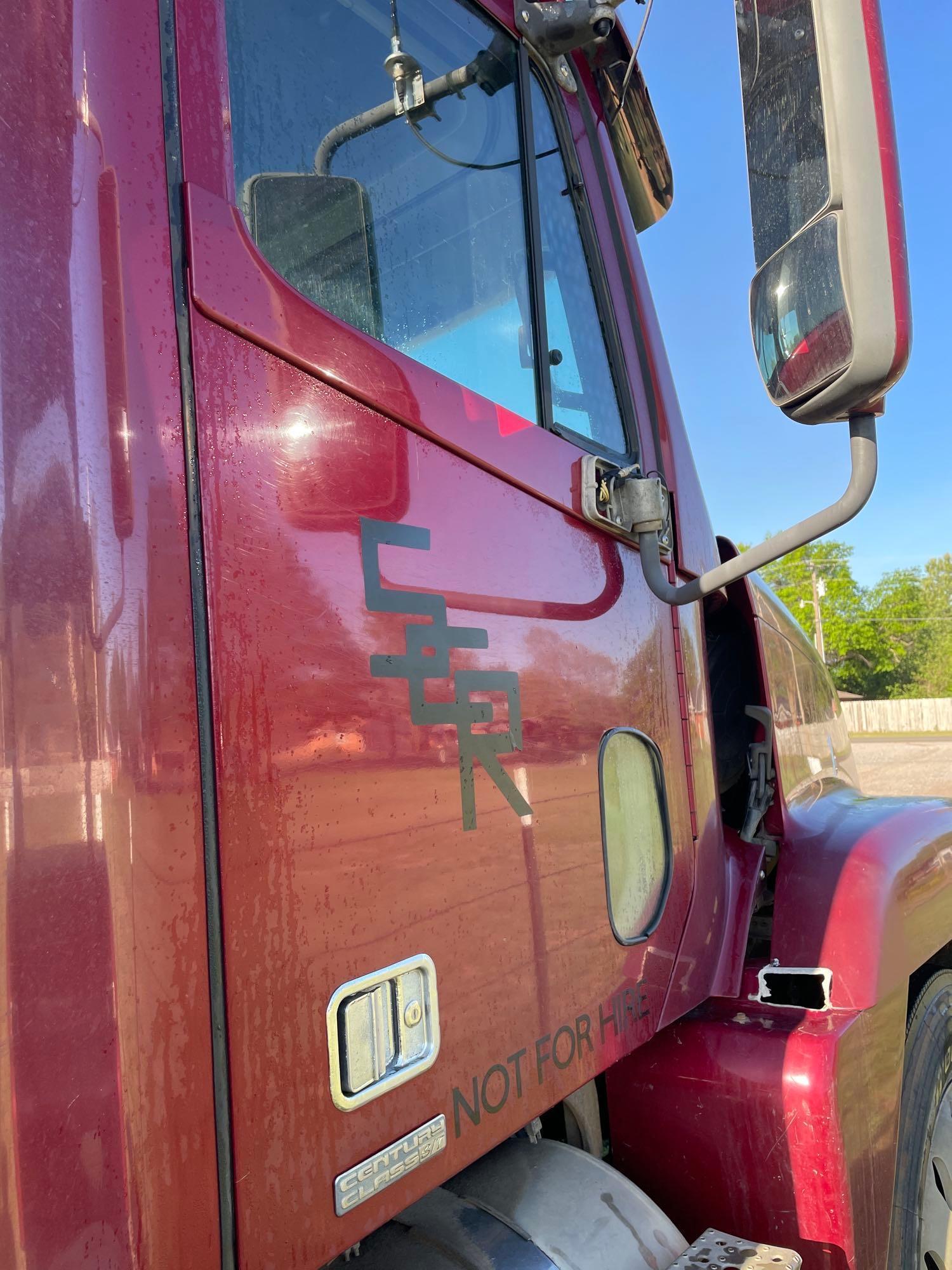 S - 2003 Freightliner Cascadia