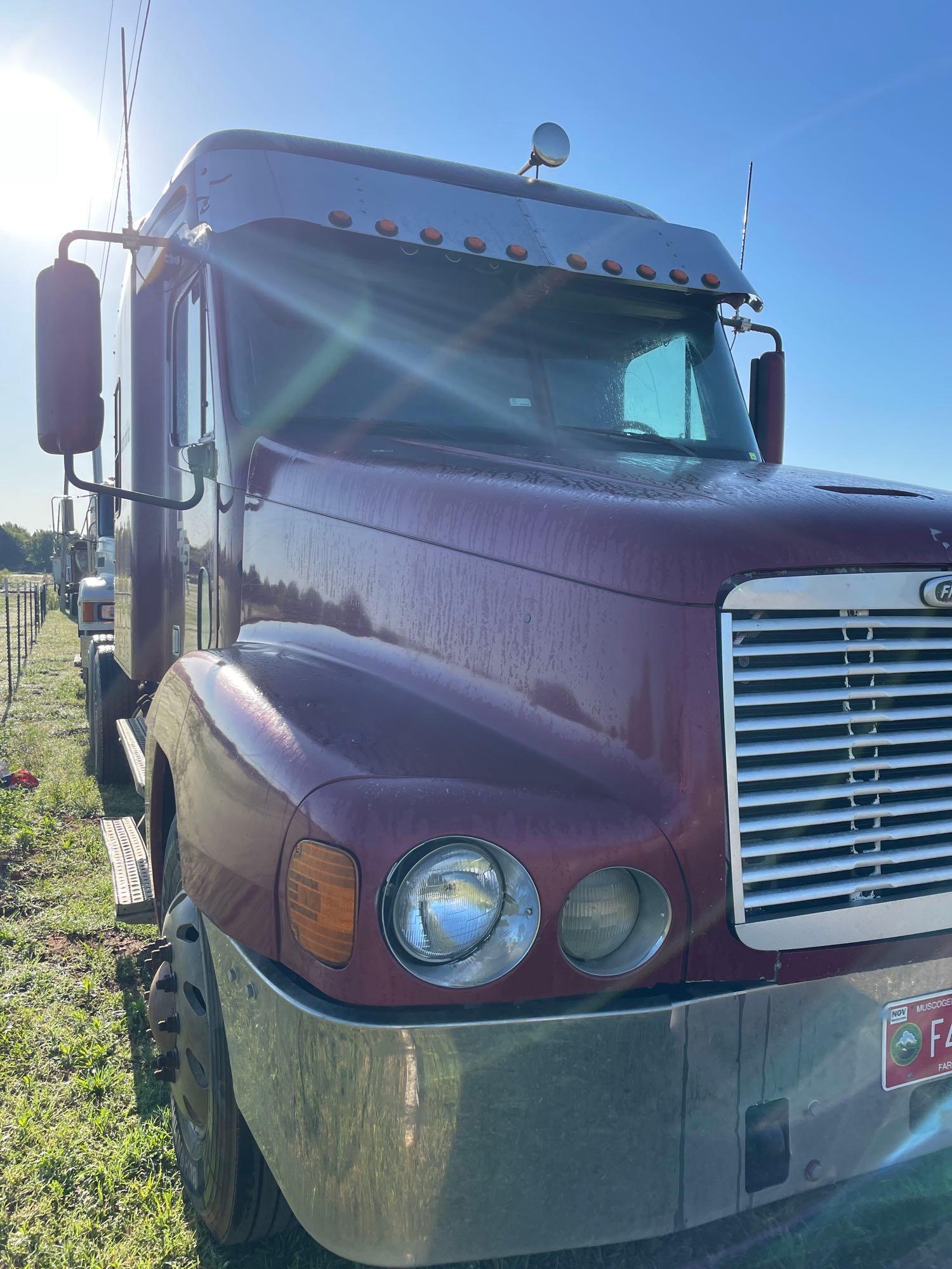 S - 2003 Freightliner Cascadia