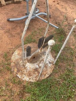 L- custom boot cleaner and holder