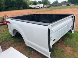 F- 2017 Ford F250 8ft bed with tailgate