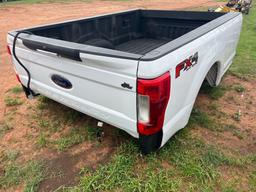 F- 2017 Ford F250 8ft bed with tailgate