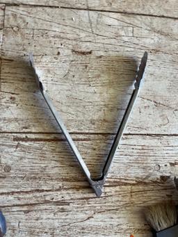 T - grilling utensils