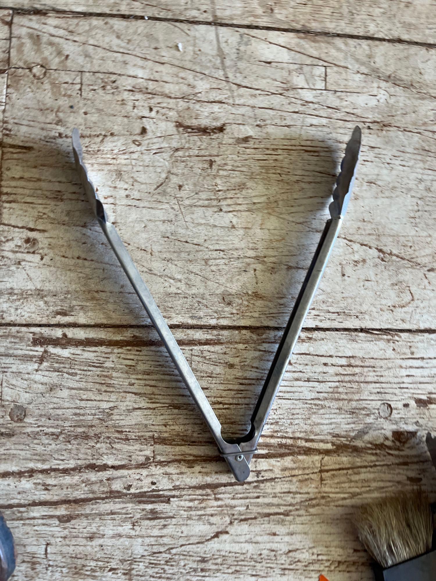 T - grilling utensils