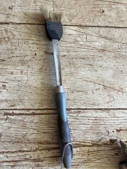 T - grilling utensils
