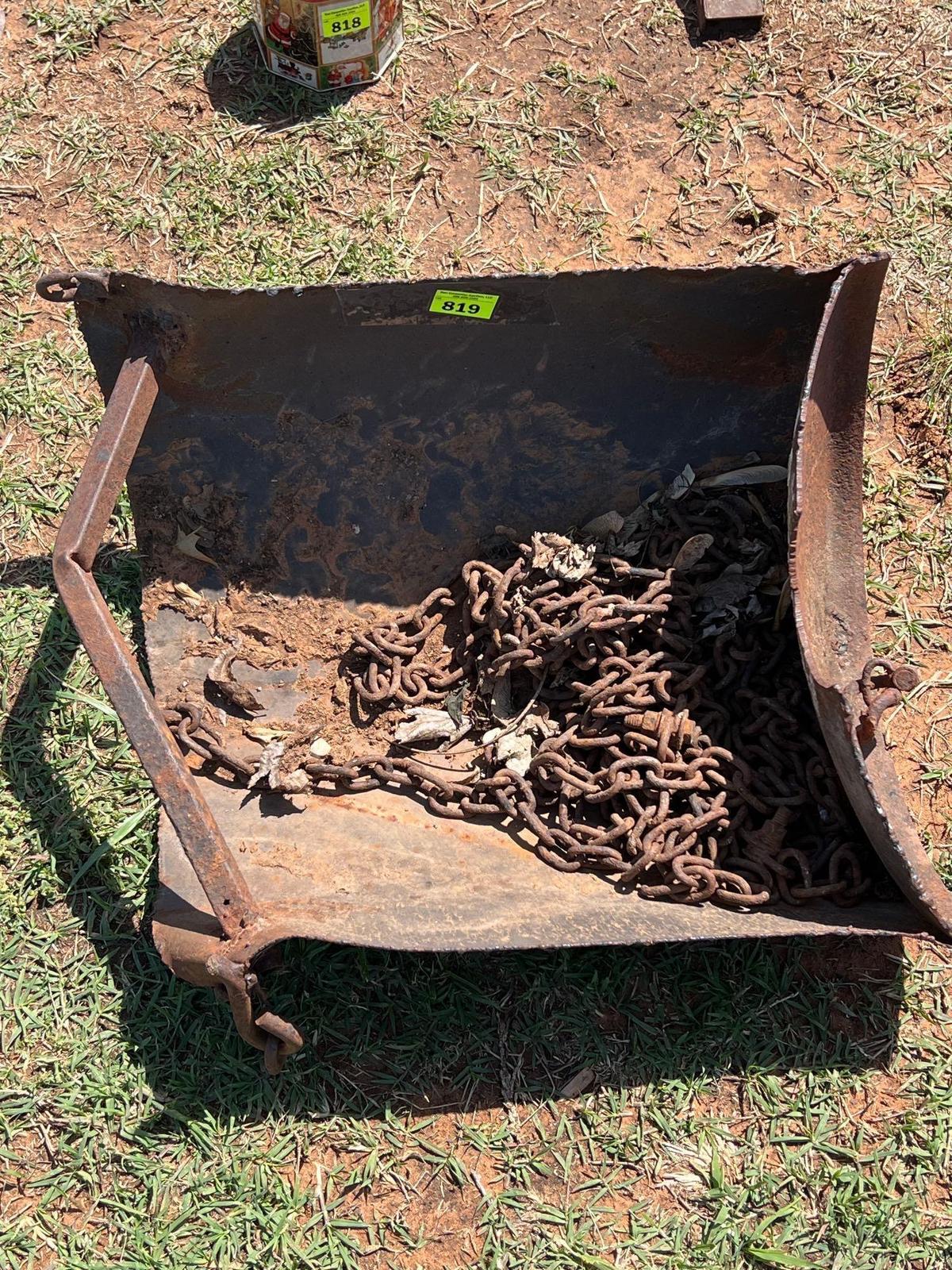 H- metal scoop with chain