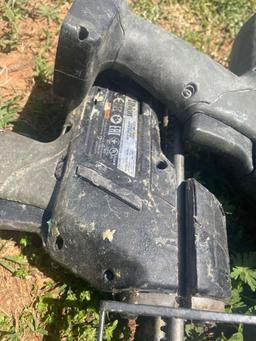 H - adhesive and caulking gun