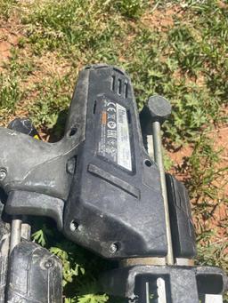 H - adhesive and caulking gun