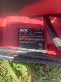 I - Skil 3inX18in variable speed belt sander