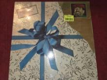 Willie Nelson, Pretty Paper. Vintage Vynl Record. Entertainment. Collectible