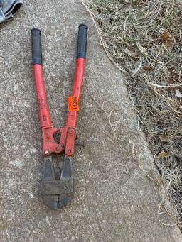 Bolt cutters