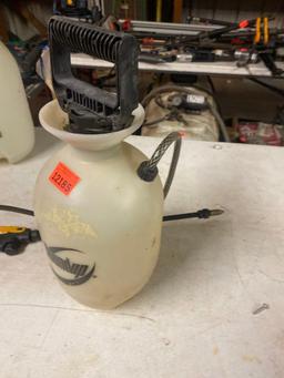 Pump up sprayer