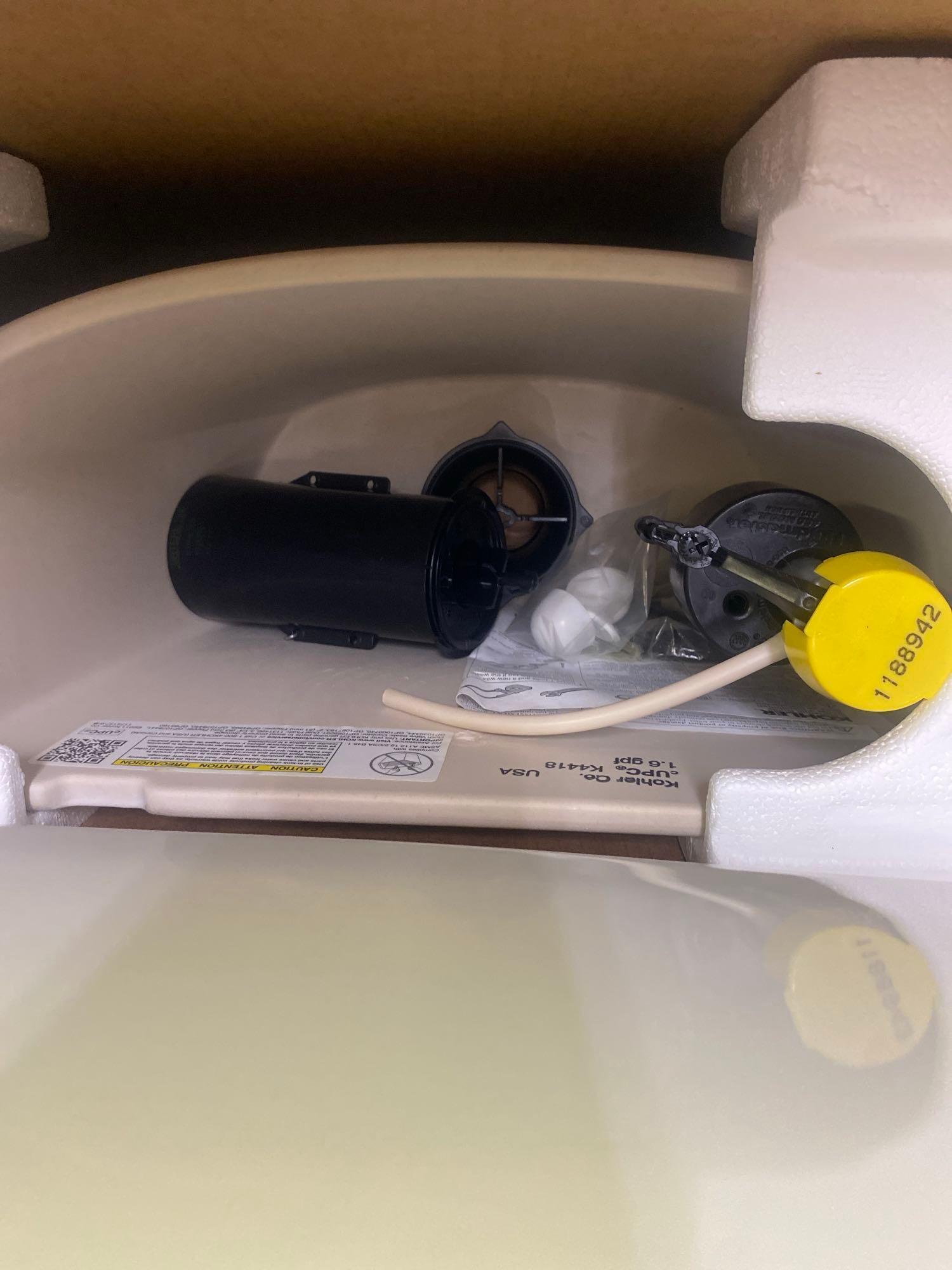 Toilet tank