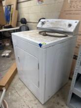 Kenmore electric dryer Condition unknown Must bring help to load
