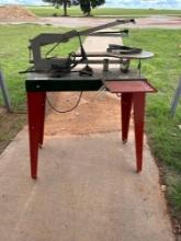 Precision scroll saw