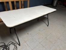 Folding table measurements in photos